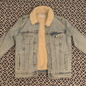 Old Navy Fur Lined Jean Jacket Medium